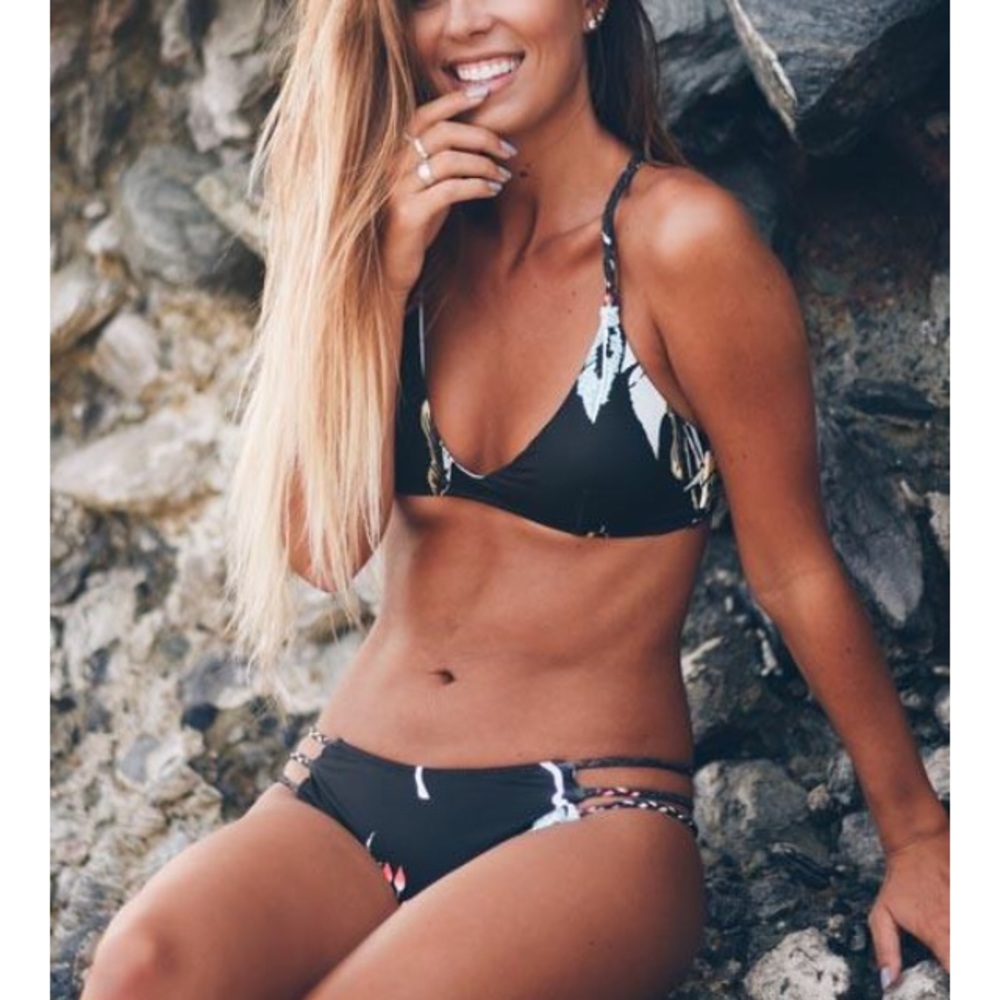 Cupshe bathing suit. New with tags. Size large.